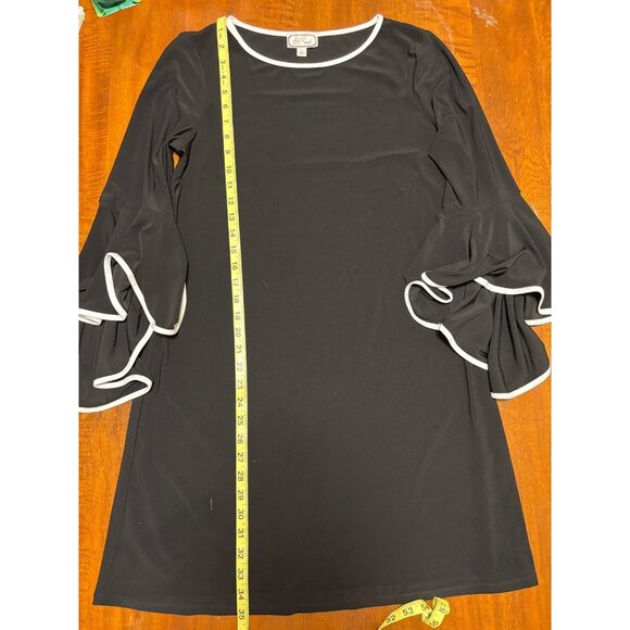 Ivy Road Size M Black Knee Length Shift Dress with Bell Sleeves - Picture 4 of 8